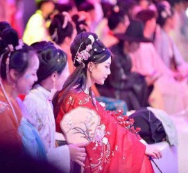 大竹汉服模特兼职(想做汉服模特去哪里找)