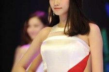 大竹成都特大模特兼职**(成都服拆模特兼职是实的吗)