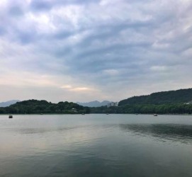 大竹杭州自助游(杭州自助游旅游攻略)