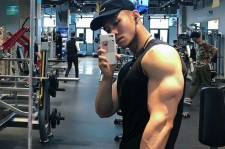 大竹肌肉男模(肌肉男模拟器)