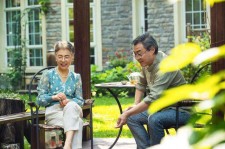 大竹坦言带老伴游遍中国(我和老伴去旅游)