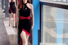 大竹女孩为挣钱在学校兼职当模特的简单介绍
