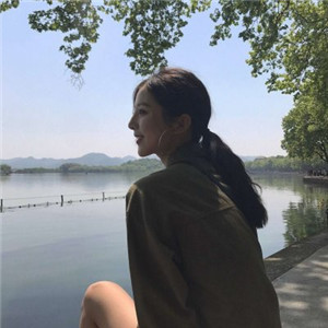 大竹私人伴游网带你看到天际，白色盐湖无际，蓝色天空无边