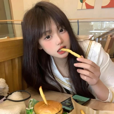 大竹伴游女生李欣怡的资料