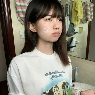 大竹伴游女生邝易云