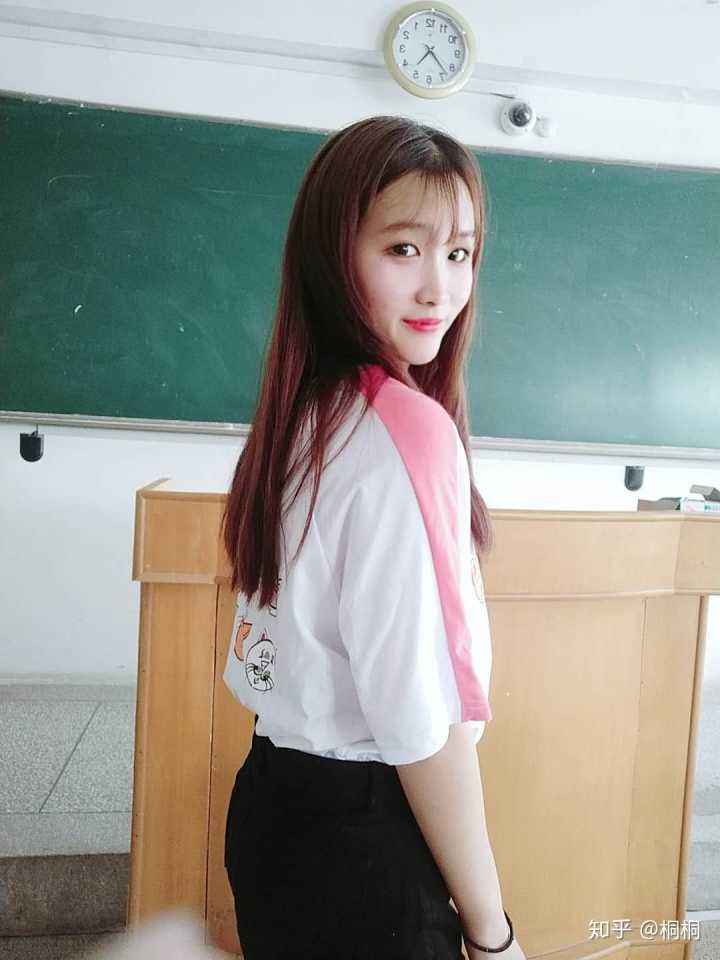 在校大学生如何兼职淘宝模特(淘宝大学生兼职模特工资一般几)